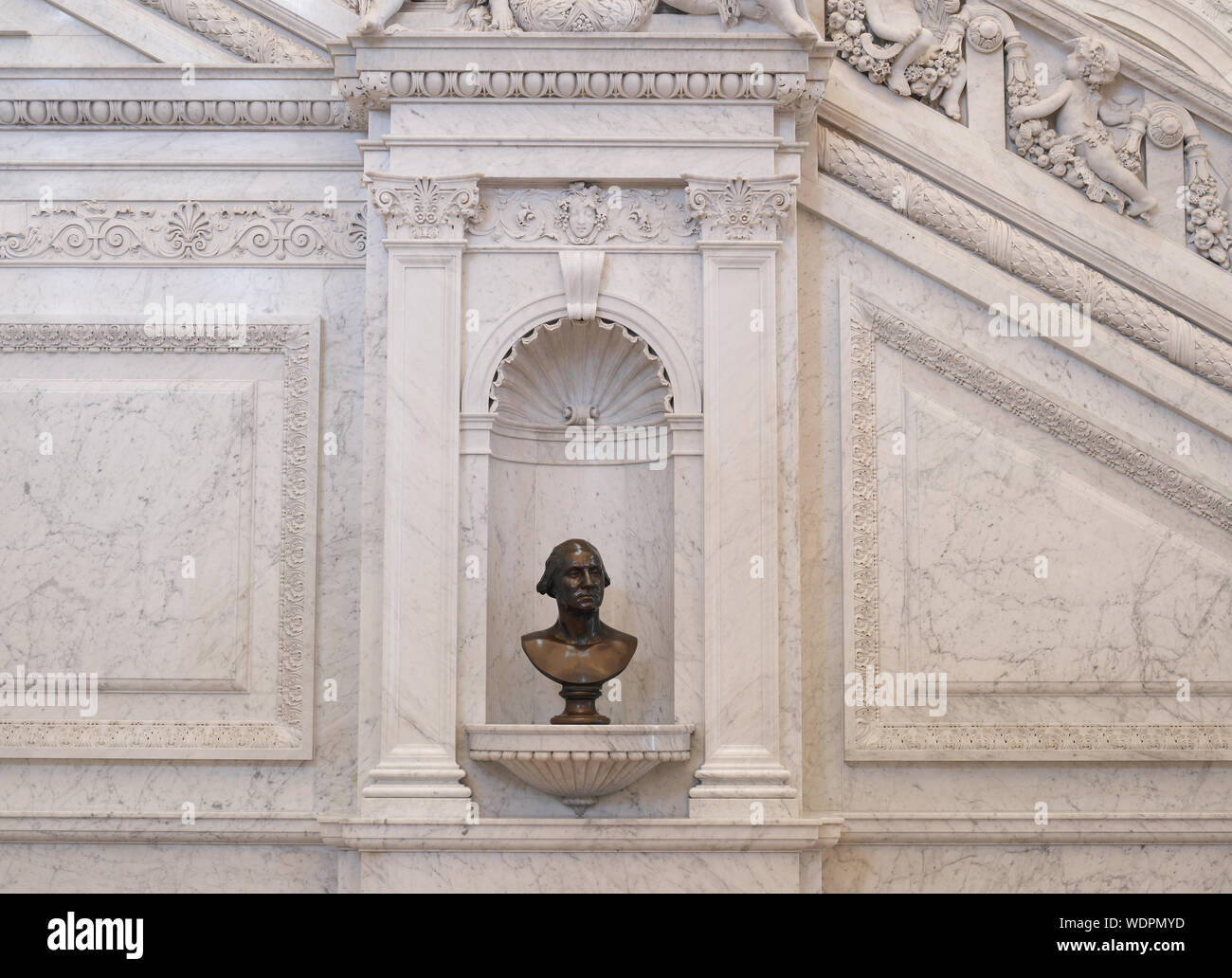 Great Hall Bust Of George Washington Library Of Congress Thomas